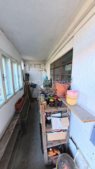 Două case în curte comună, 6 camere + 385 teren - zona semicentrală - 10