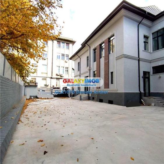 De vanzare VILA cu 26 camere + TEREN 450 mp ULTRACENTRAL 2800000 EURO