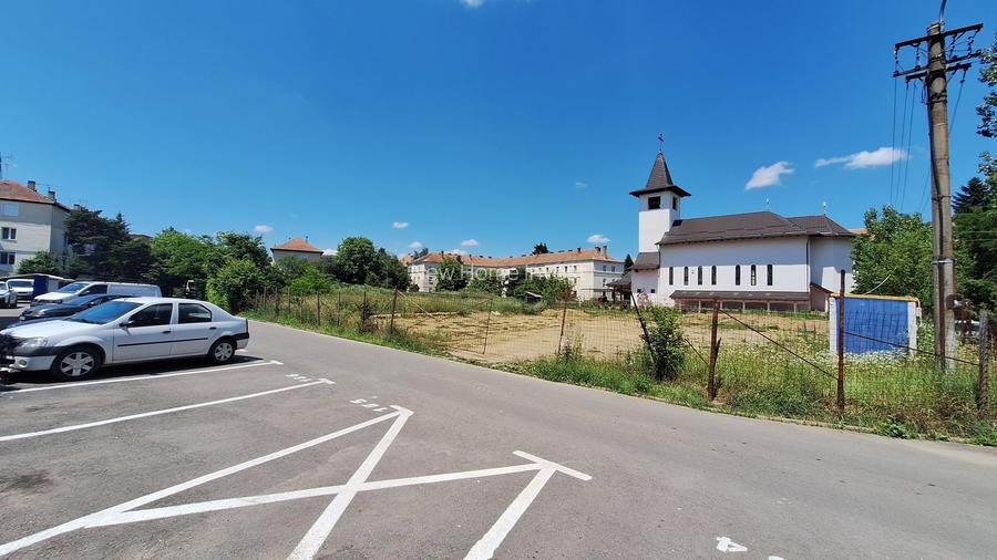 Fagaras, teren 3400mp intre blocuri pe str. Negoiu, toate utilitatile - 5