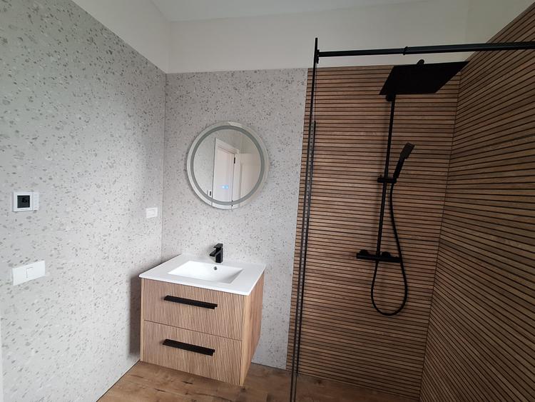 Duplex spatios cu 4 camere in Dumbravita -semineu- la 3 minute de Primarie