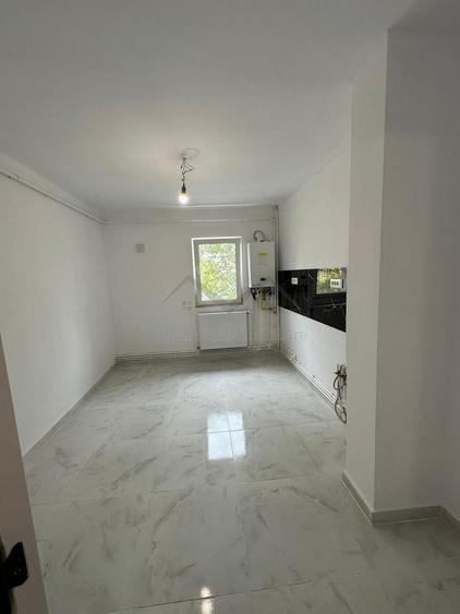 Apartament 4 camere etajul 1 Piata Dacia