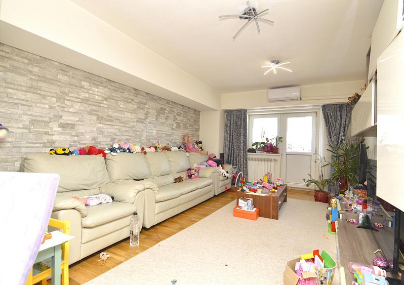 VANZARE APARTAMENT 3 CAMERE UNIRII – PIATA ALBA IULIA
