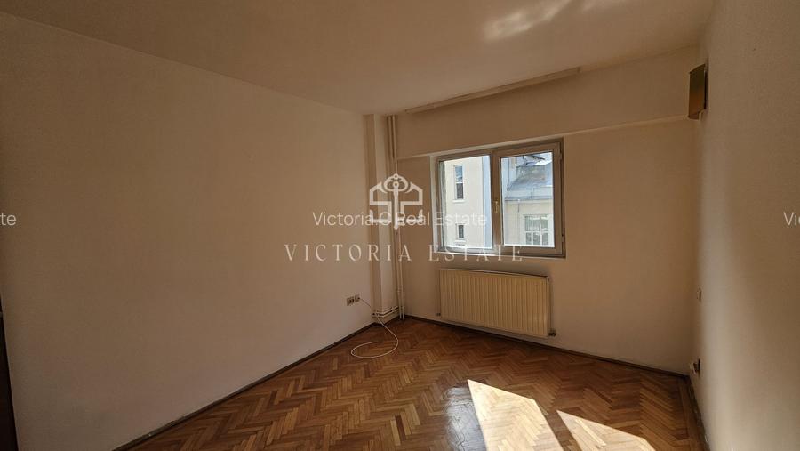 Apartament de vanzare, 3 camere decomandat.Republicii - 7