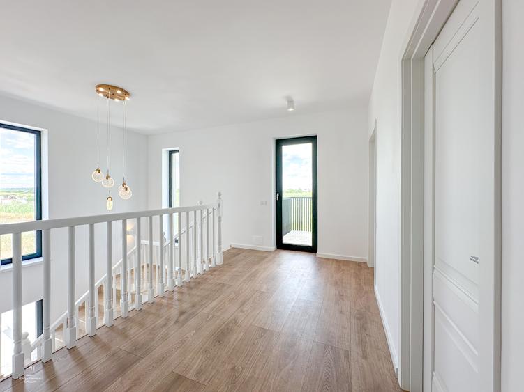 Smart Home 5 camere| Complet autonoma energetic | Langa Lac