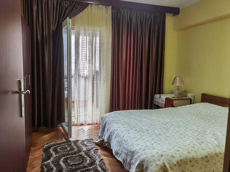 Apartament 5 camere Piata Mare
