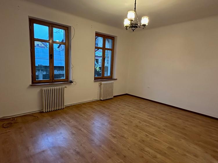 Casa 2 camere singur in curte - teren 900 mp - Sibiu - str. Nicolae Iorga