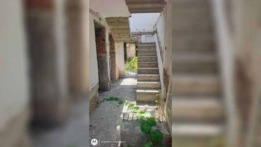 Casa cu 700 mp teren in zona Garii, necesita renovare. Comision 0