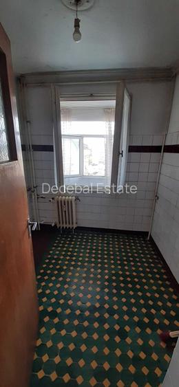 Metrou Titan 3 camere Decomandat Bloc Reabilitat Etaj Intermediar