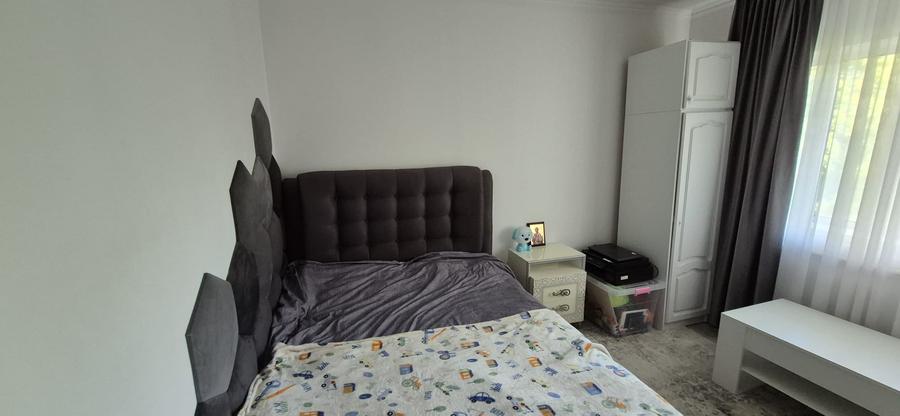 Apartament 3 camere de vanzare