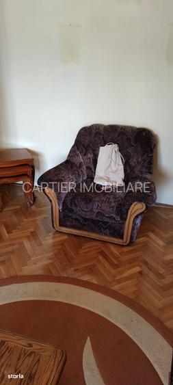Vand apartament 3 camere zona Spitalul Judetean