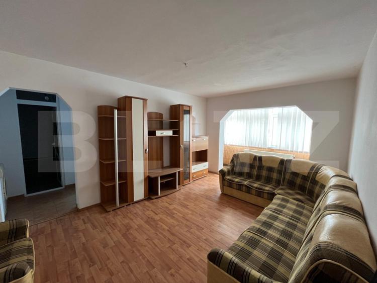 Apartament de vânzare cu 3 camere, 80 mp, Rovinari