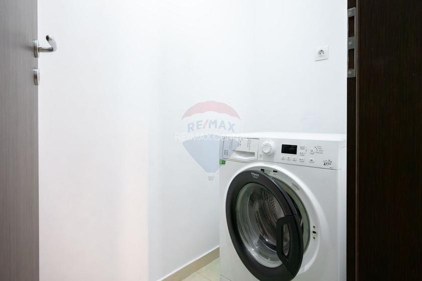 Apartament cu 2 camere la Urban Coresi, două balcoane, parcare + boxă - 20