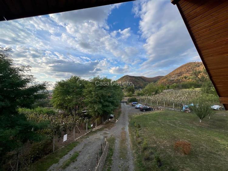 EXCLUSIVITATE! Casa deosebita cu potential de investitie