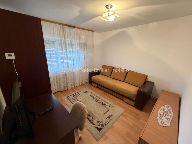 Apartament 2 camere, decomandat - zona Ampoi 3 - 3