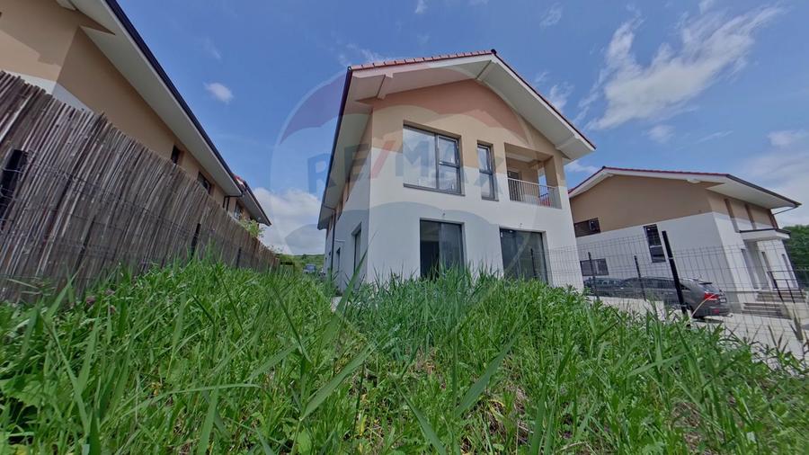 Duplex 5 camere, str. Crisului, Chinteni, Comision 0%Casă / Vilă