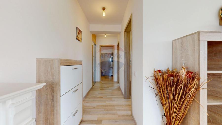 Apartament cu 2 camere de vânzare Sânpetru, cu loc de parcare