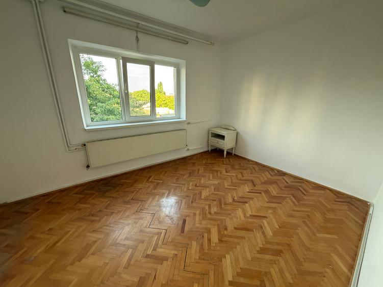 Inchiriez ap 2 camere Aradului