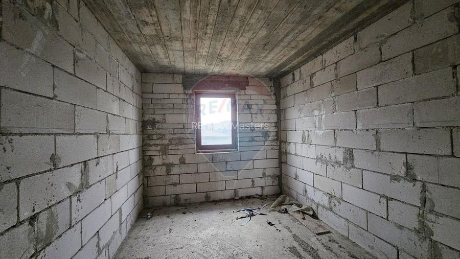 Casă / Vilă cu 12 camere, teren intravilan de 2869mp în Siminicea, SV - 21