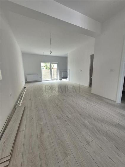 Casa insiruita - partea de margine - teren 90mp - toate utilitatile - zona excel
