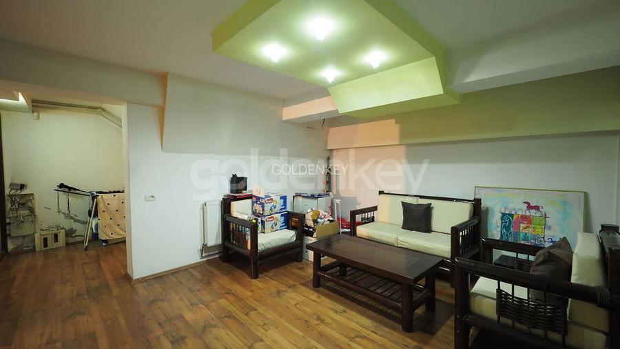 Vila cu 9 camere, 5 bai | D+P+1+M | 416mp teren - 30