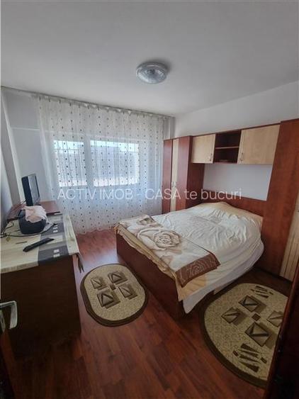 Apartament 3 cam decomandat 1 Decembrie -Magazin Profi