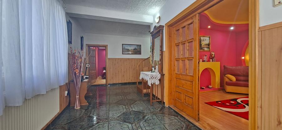 O casă pentru familie, cu grădină și intimitate