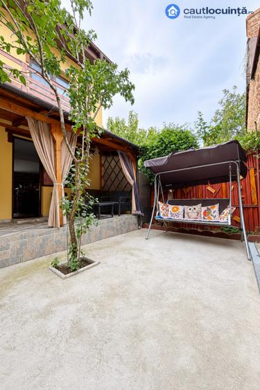 Vilă/ Casă 4 camere/ Andronache/ Cochetă/ Terasă/ Curte/ P+1