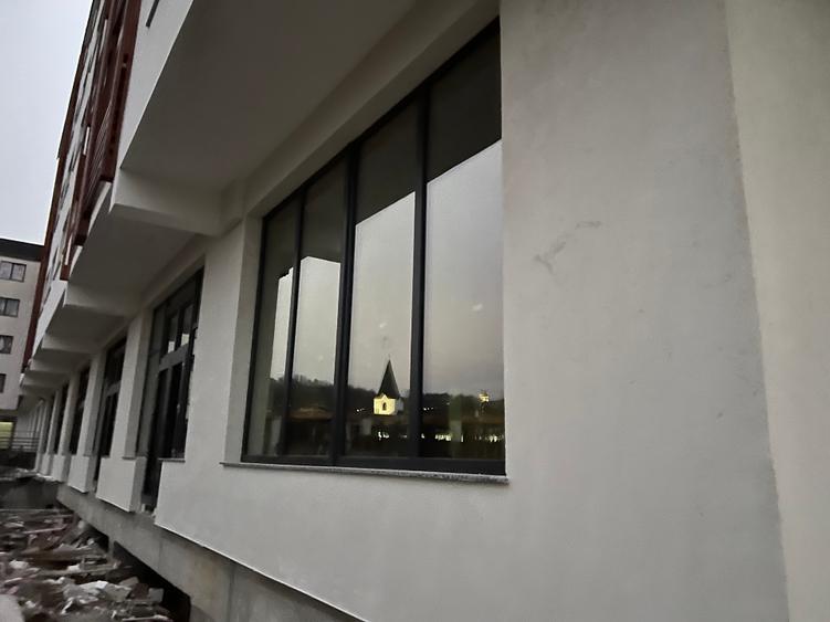 Vând/ închiriez spații comerciale 70-1400mp!