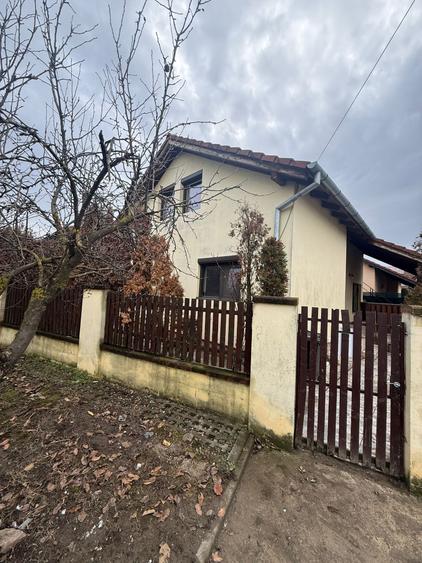 Casa de vanazre individuala cu 5 camere, 2 bai Giroc
