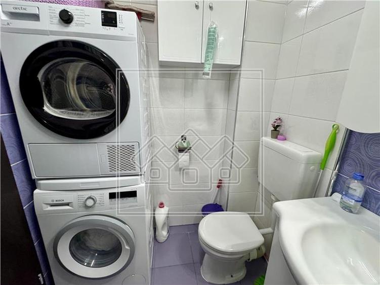Apartament cu 3 camere, mobilat si utilat, zona linistita