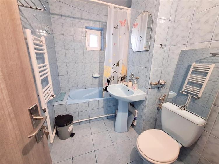 Apartament 2 camere semidecomandat, semimobilat, zona Mioritei
