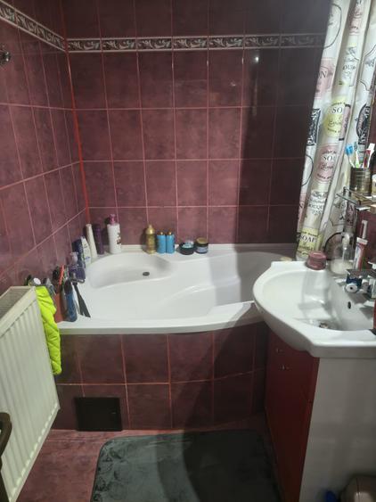 Apartament 2 camere decomandat, zona Vidin, etaj 3.