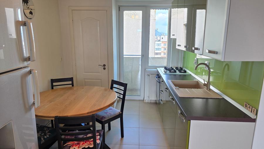 Vand apartament cu 3 camere decomandat, zona Dorobanti, suprafata utila 74 mp