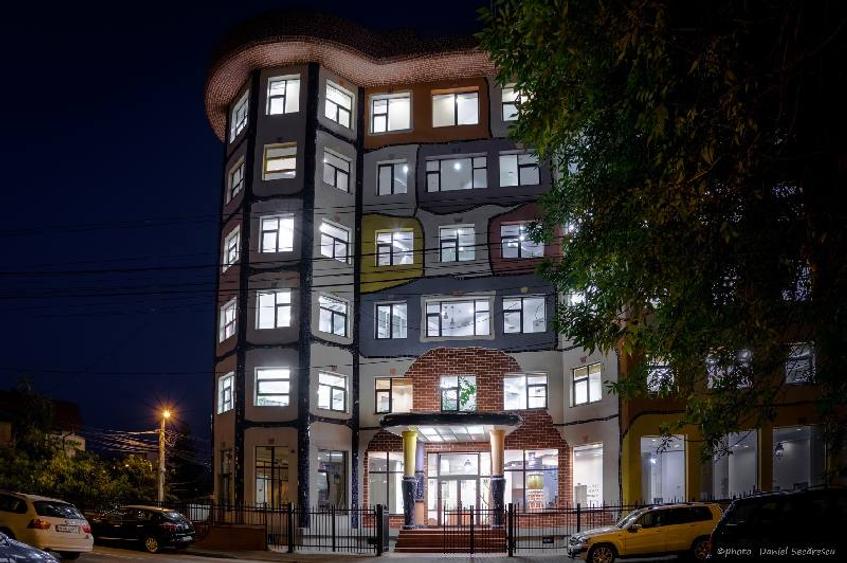 Hundertwasser House, Caramfil, 200 - 860 mp  0% comision!