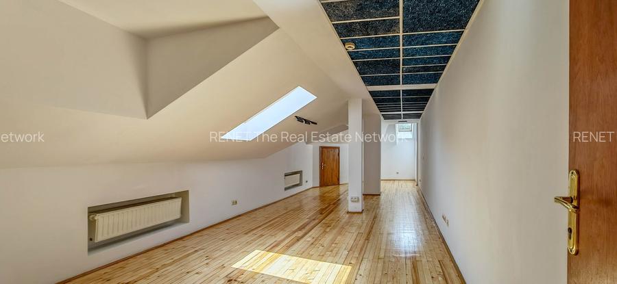 Vilă spațioasă de închiriat, 11 camere, București - 18