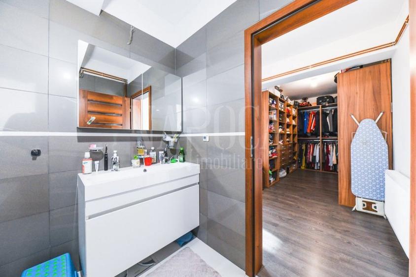 Casa 5 camere de vanzare in Floresti