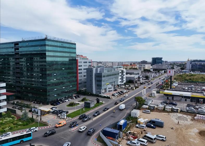 Spatiu comercial de inchiriat in Hyperion Towers