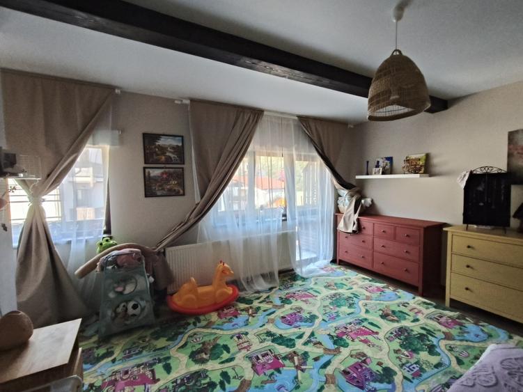 Apartament cu 3 camere de vanzare in Busteni