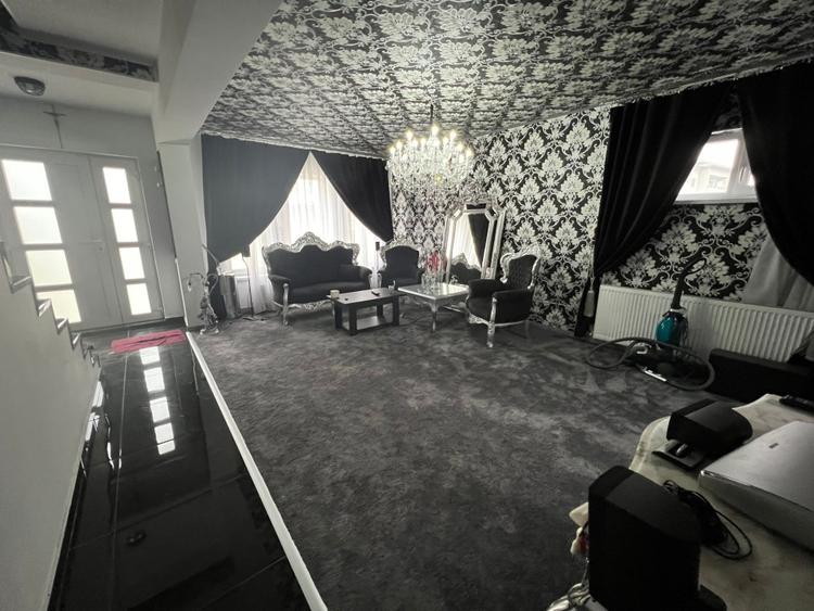 Triplex dispus pe 3 nivele, zona Teilor cu garaj subteran