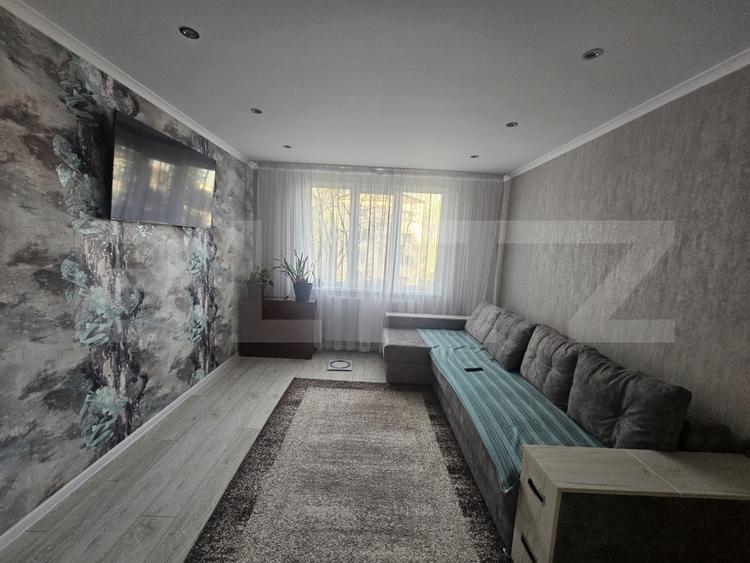 Apartament 3 camere, 72 mp, zona Tatarasi