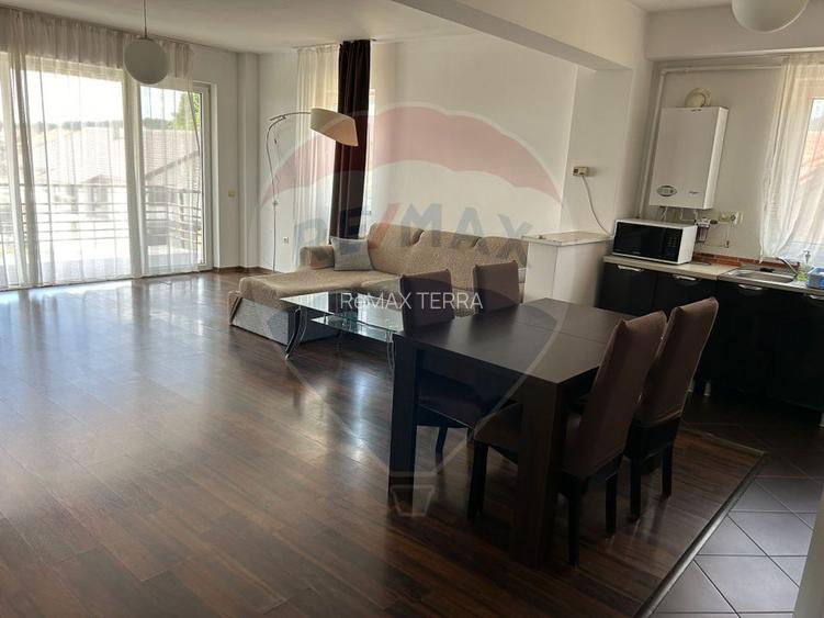 Apartament cu 3 camere de închiriat intr-un bloc cu parcare si curte - 2