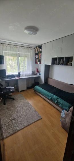 CANTA-ap.3 camere, decomandat, et.3/4, 2 bai, 72 m2, geam la baie!