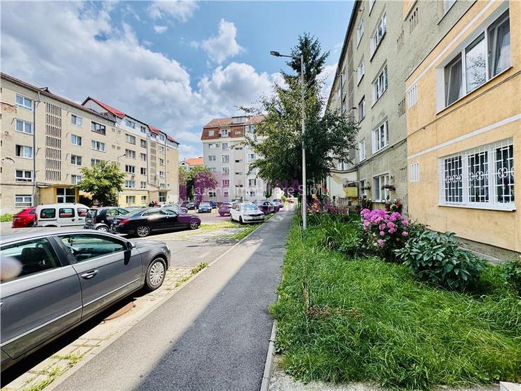 Apartament cu 2 camere de vanzare | Terezian | decomandat | etaj 3 - 10