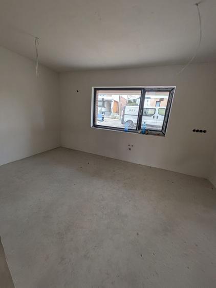 Duplex semifinisat, zona Vivo