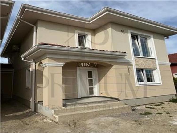 Duplex individual superb - 5 camere - zona excelenta - canalizare - despartit pr