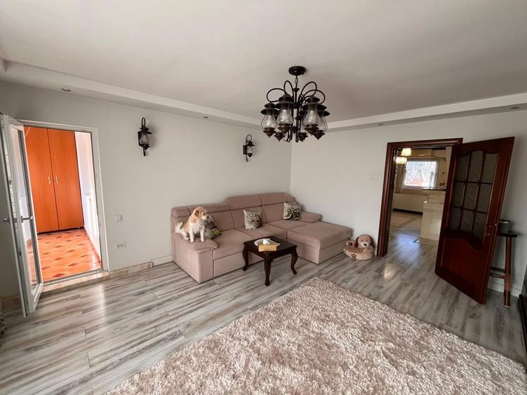 3 Camere | Centrală Proprie | Parcare | Decomandat
