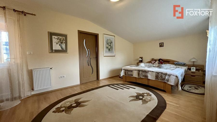 Casa individuala 5 camere si teren 1000 mp, in Sag