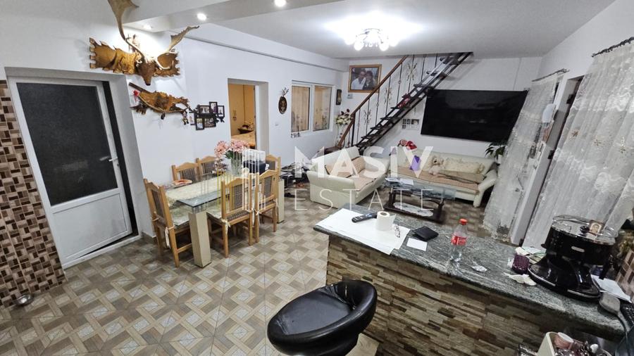 De vânzare, casă cu 5 camere, complet renovată, curte și priveliște superbă.