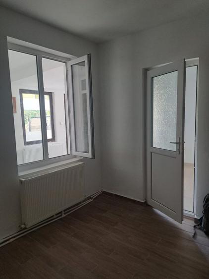 Trocadeo, casa ideal BIROURI, curte