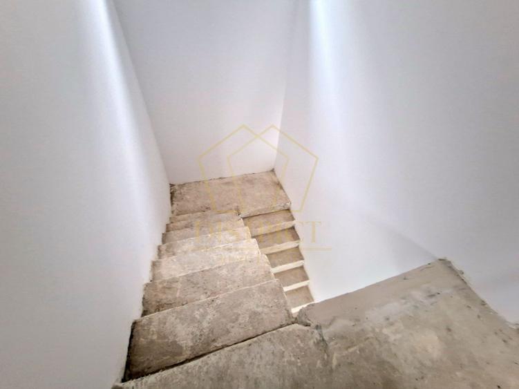 Duplex spatios despartit prin camera tehnica cu 5 camere | Urseni